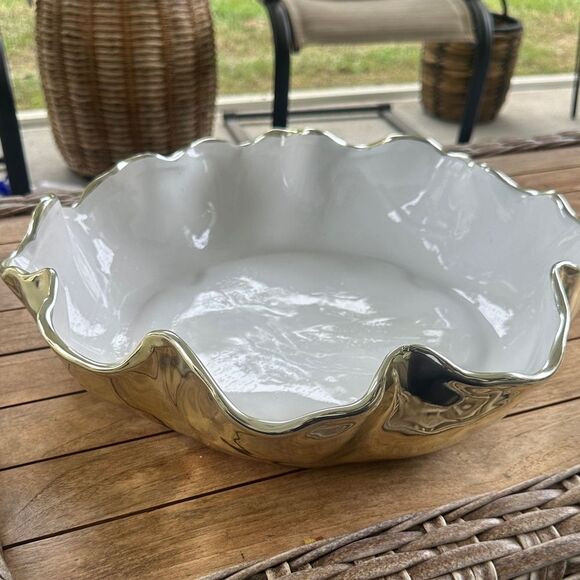 Global Views Stunning scalloped Decorative Bowl - Picture 1 of 5